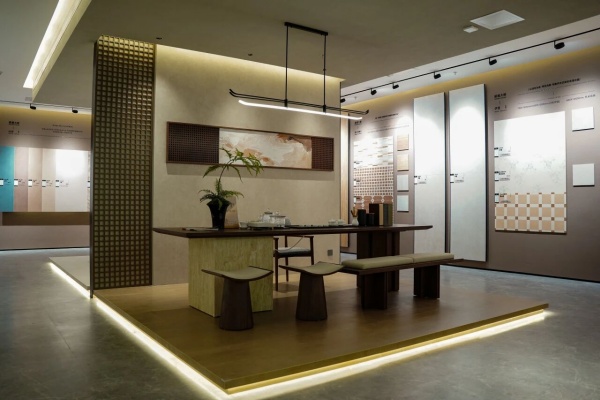 展廳煥新升級壹號瓷磚巖板總部展廳，讓高階審美以極致細節落地