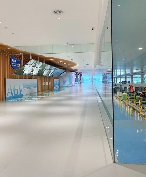 從 “參觀通道” 到 “品牌展廳”：如何打造會(huì) “說話” 的潔凈走廊